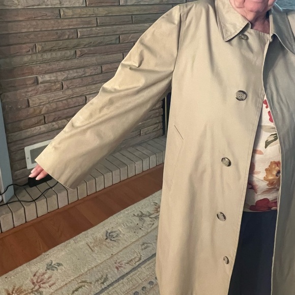 London Fog maincoat 38 short never worn! - Picture 6 of 8